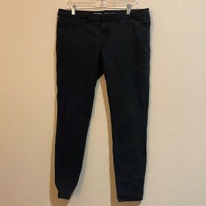 Mid rise black jegging
